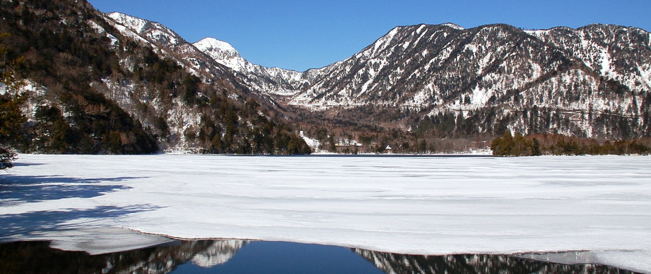 7. 冬 湯ノ湖結氷