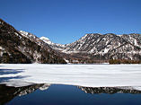 Frozen Lake Yunoko (in winter)